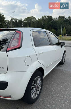 Хетчбек Fiat Punto 2011 в 