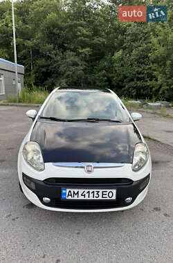 Хетчбек Fiat Punto 2011 в 