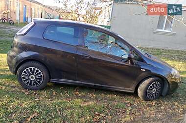 Хэтчбек Fiat Punto 2013 в 