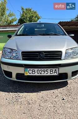 Хэтчбек Fiat Punto 2004 в 