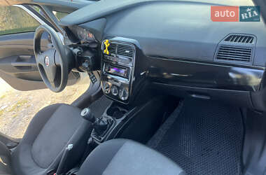 Хэтчбек Fiat Punto 2012 в 