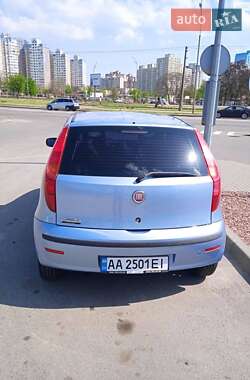 Хэтчбек Fiat Punto 2011 в 