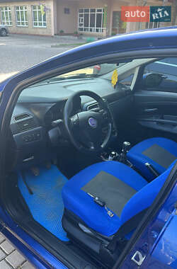 Хэтчбек Fiat Punto 2009 в 