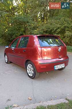 Хэтчбек Fiat Punto 2004 в 
