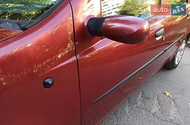 Хэтчбек Fiat Punto 2004 в 