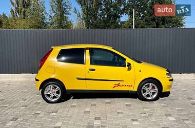 Хэтчбек Fiat Punto 2000 в 