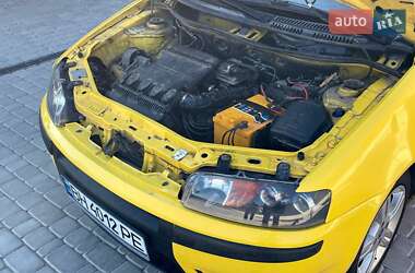 Хэтчбек Fiat Punto 2000 в 