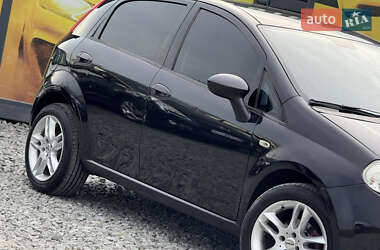 Хэтчбек Fiat Punto 2009 в 