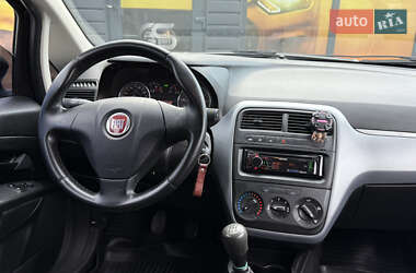 Хэтчбек Fiat Punto 2009 в 