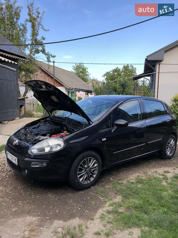 Хетчбек Fiat Punto 2011 в Калуші