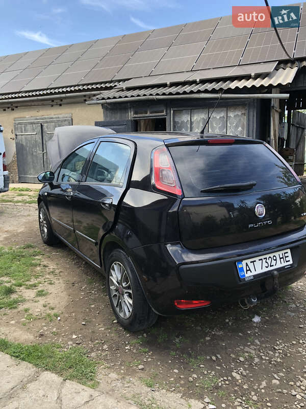 Хетчбек Fiat Punto 2011 в Калуші