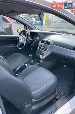 Хэтчбек Fiat Punto 2013 в 