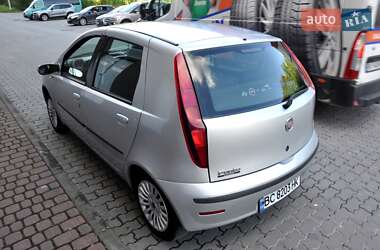 Хэтчбек Fiat Punto 2009 в 