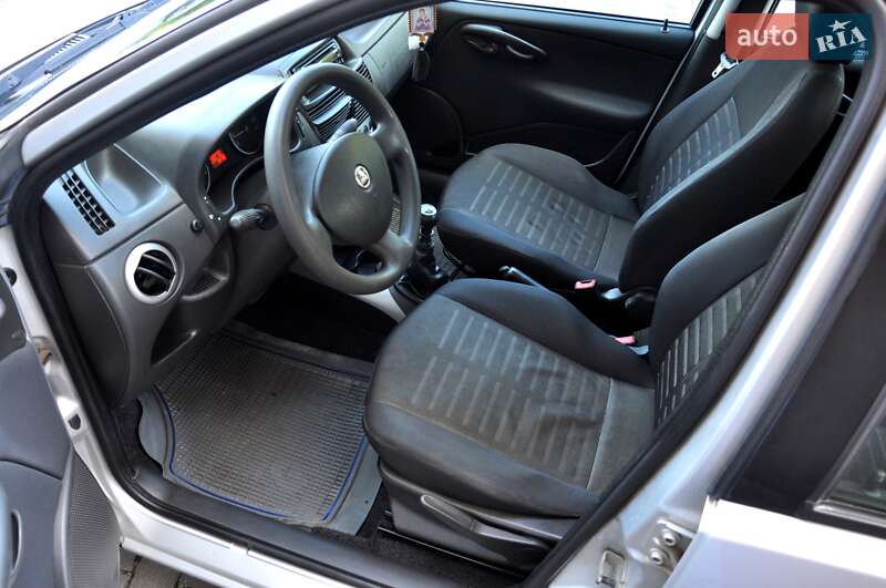 Хетчбек Fiat Punto 2009 в Львові