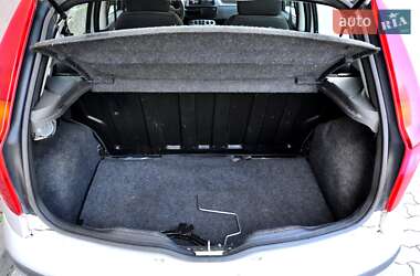 Хэтчбек Fiat Punto 2009 в 