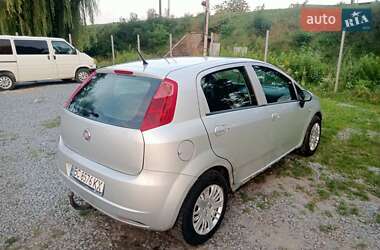 Хэтчбек Fiat Punto 2010 в 