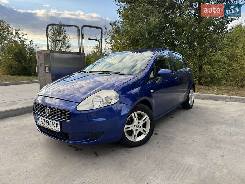 Хэтчбек Fiat Punto 2008 в 