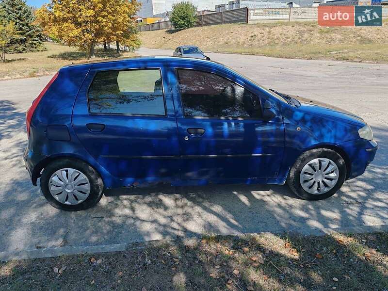 Хэтчбек Fiat Punto 2003 в Запорожье