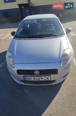 Хетчбек Fiat Punto 2010 в Рівному