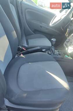 Хэтчбек Fiat Punto 2010 в 