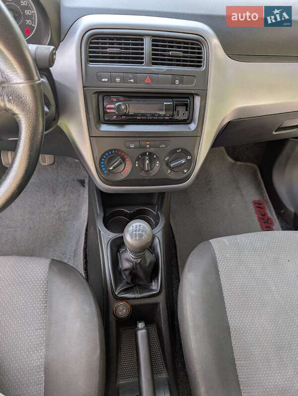 Хэтчбек Fiat Punto 2011 в Тлумаче