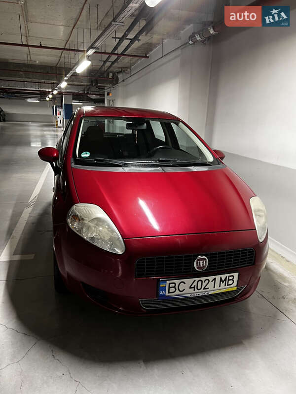 Хетчбек Fiat Punto 2009 в 