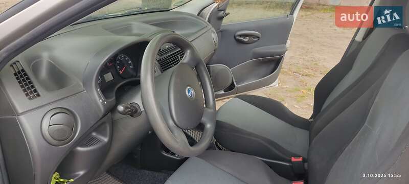 Хетчбек Fiat Punto 2006 в Рівному