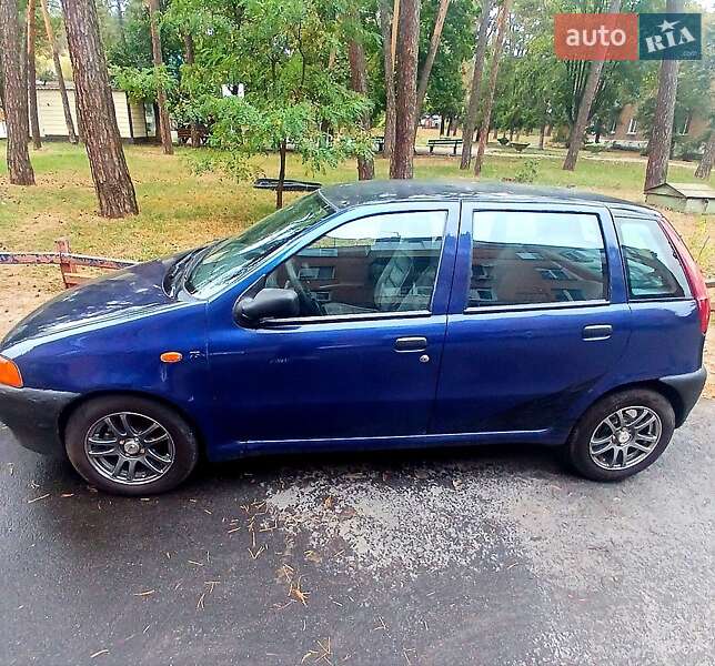 Хетчбек Fiat Punto 1999 в 