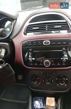 Хэтчбек Fiat Punto 2010 в 
