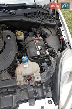 Хэтчбек Fiat Punto 2010 в 