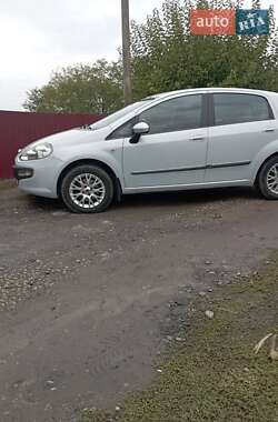 Хэтчбек Fiat Punto 2010 в 