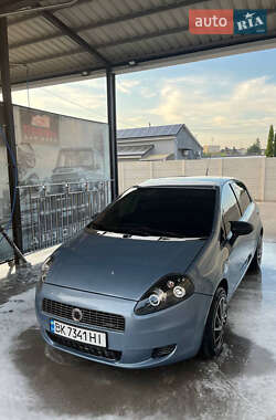 Хэтчбек Fiat Punto 2009 в 