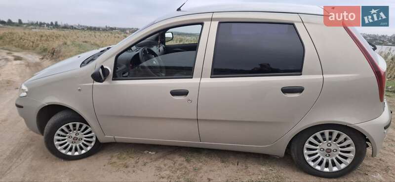 Хэтчбек Fiat Punto 2010 в Николаеве