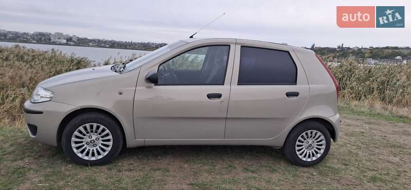 Хэтчбек Fiat Punto 2010 в Николаеве