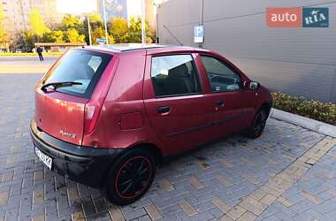 Хэтчбек Fiat Punto 2001 в 