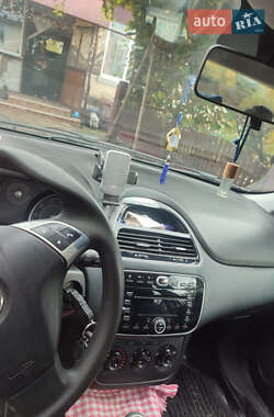Хэтчбек Fiat Punto 2011 в 