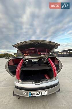 Хетчбек Fiat Punto 2003 в 
