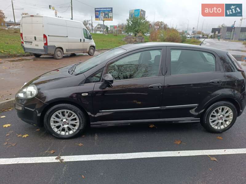 Хетчбек Fiat Punto 2011 в Житомирі фото 24 Хетчбек Fiat Punto 2011 в Житомирі