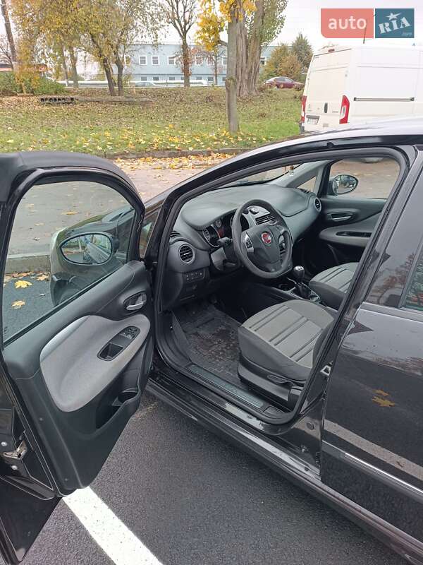 Хетчбек Fiat Punto 2011 в Житомирі фото 28 Хетчбек Fiat Punto 2011 в Житомирі