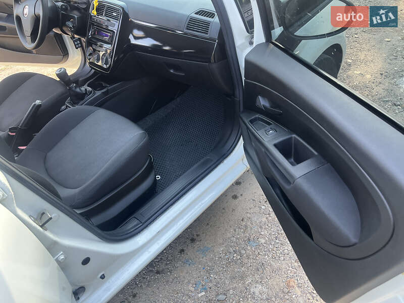 Хэтчбек Fiat Punto 2012 в Калуше фото 15 Хэтчбек Fiat Punto 2012 в Калуше