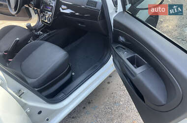 Хетчбек Fiat Punto 2012 в  фото 15 Хетчбек Fiat Punto 2012 в