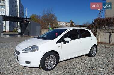 Хэтчбек Fiat Punto 2008 в 