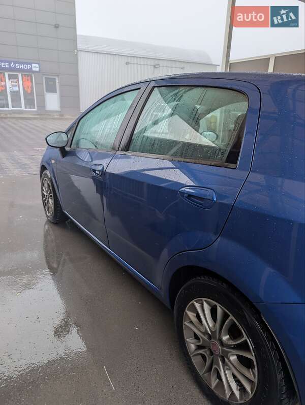 Хетчбек Fiat Punto 2011 в Дніпрі