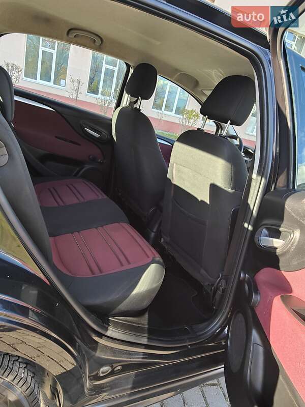 Хетчбек Fiat Punto 2011 в Чернівцях