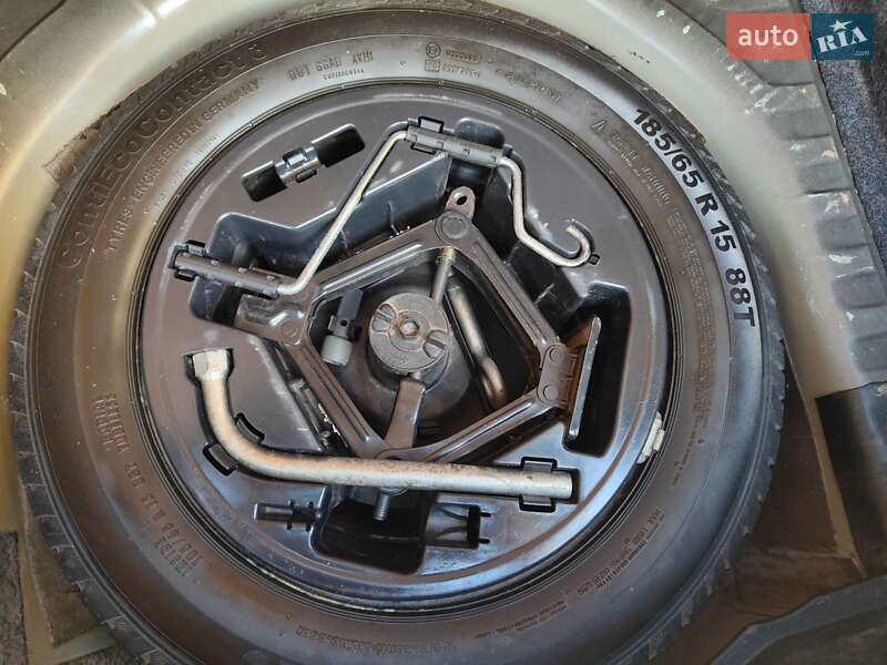 Хетчбек Fiat Punto 2011 в Чернівцях