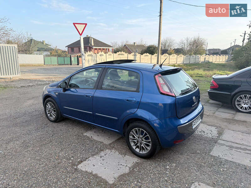 Хэтчбек Fiat Punto 2011 в Черновцах