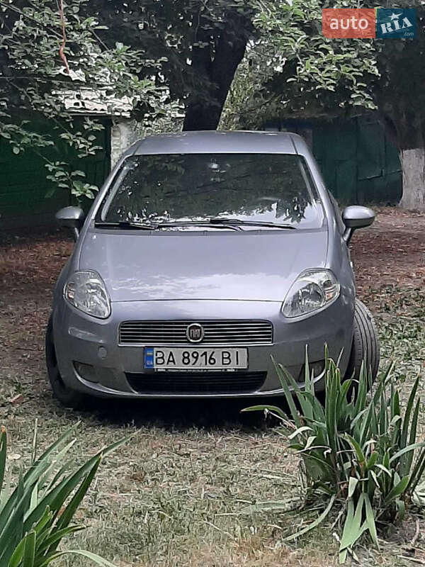 Хетчбек Fiat Punto 2010 в Синельниковому