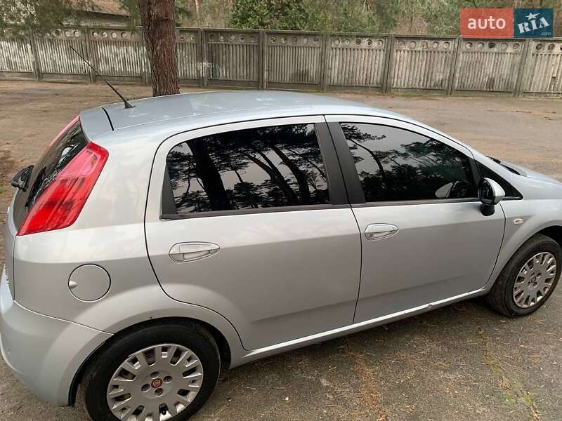 Хетчбек Fiat Punto 2009 в Києві