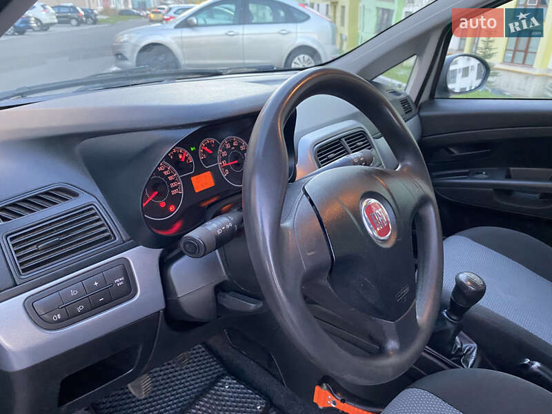 Хэтчбек Fiat Punto 2010 в Ровно фото 11 Хэтчбек Fiat Punto 2010 в Ровно