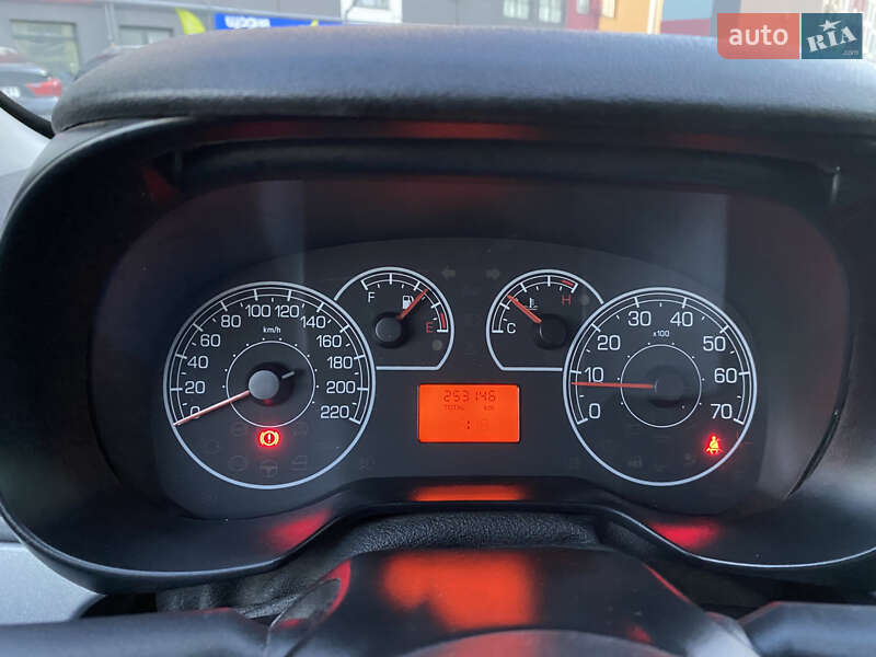 Хэтчбек Fiat Punto 2010 в Ровно фото 19 Хэтчбек Fiat Punto 2010 в Ровно